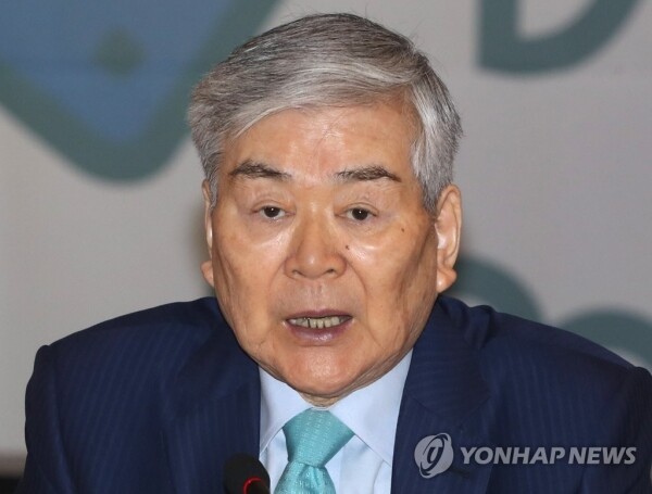 한진그룹의 오너 일가는 계속되는 갑질로 국민들의 공분을 샀다. 조양호 회장 역시 페이퍼컴퍼니를 통해 납품 통행세를 챙기는 등 270억원대 횡령·배임 혐의로 재판을 받고 있다. [사진= 연합뉴스]