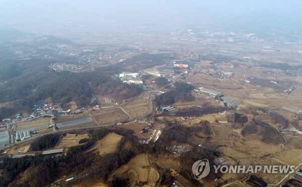 22일 산업통상자원부는 국토교통부 수도권정비위원회에 용인 반도체 클러스터 조성을 위한 산업단지 공급물량 추가공급(특별물량)을 요청한다고 밝혔다.? [사진 = 연합뉴스]