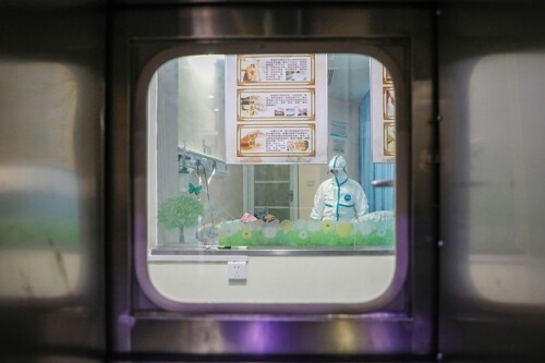 지난달 30일 중국 후베이성 우한시의 한 병원 격리병동의 모습. [사진= AFP/연합뉴스]