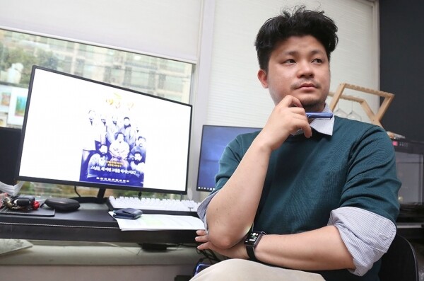 윤성준 감독은 고교시절 로베르토 베니니 감독의 작품을 보며 영화에 끌렸다.  [사진= 김경일 기자]