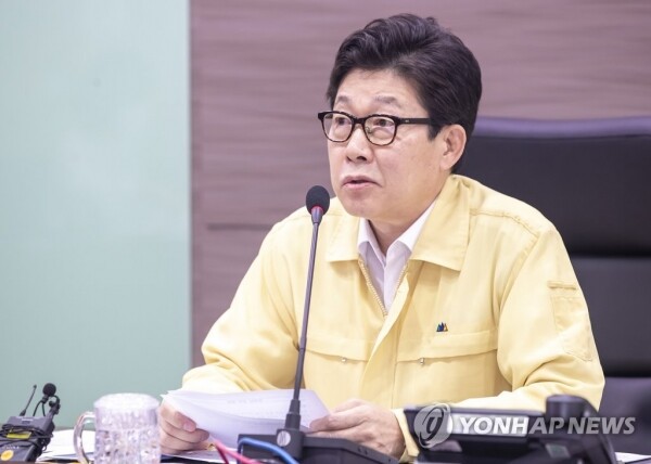조명래 장관, 수돗물 유충 발생 관련 영상회의중.[출처= 연합뉴스]