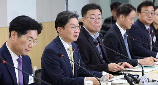 한은 기준금리 ‘6회 연속 동결’ 무...