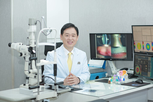 “두꺼운 안경 벗고 싶다면?” 초고도...