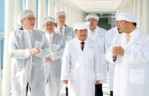 정상혁 신한은행장, 서울화장품 찾아 ...