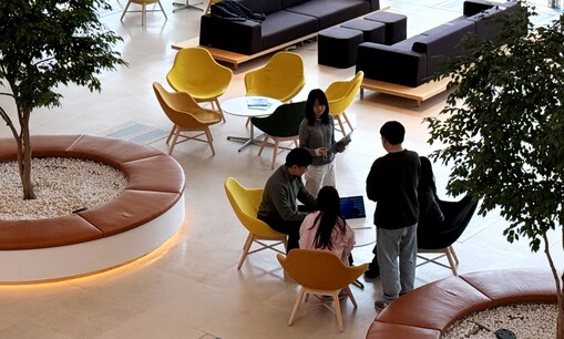 "회의는 짧게·결론은 빠르게"…한국앤...