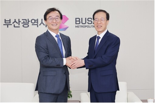 전재수 부산시장, 이석연 국민통합위원...